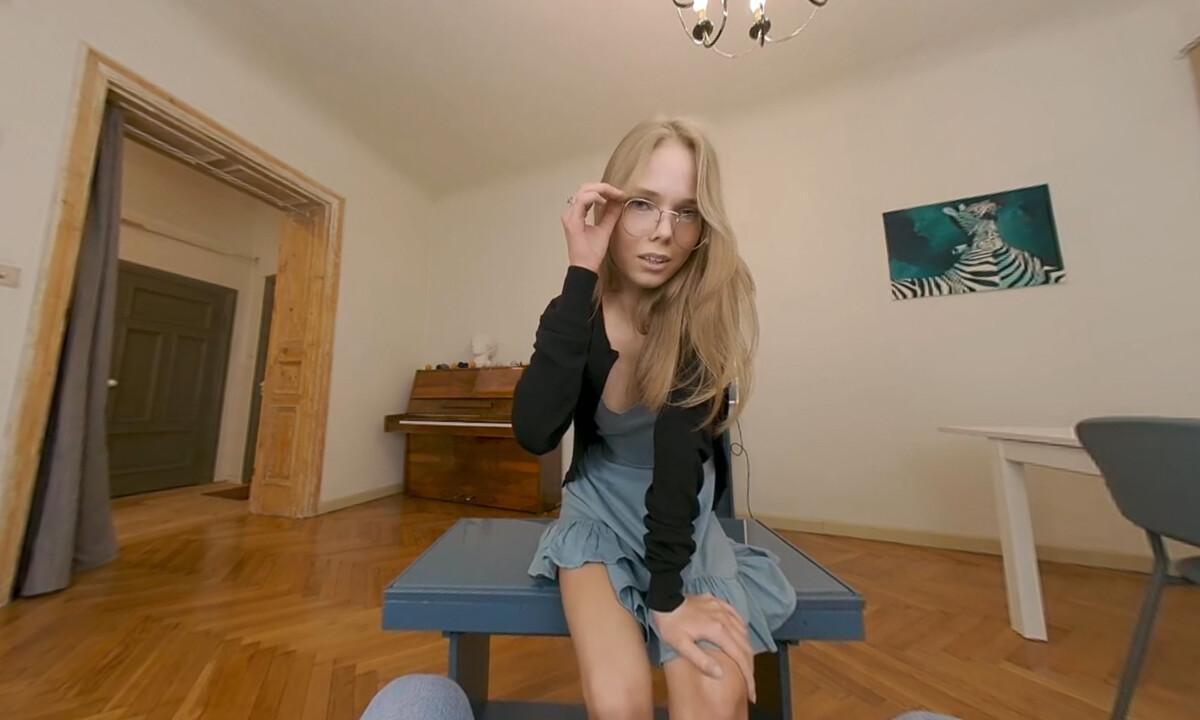 Luise Wixx Sensual VR Lapdance Thrill