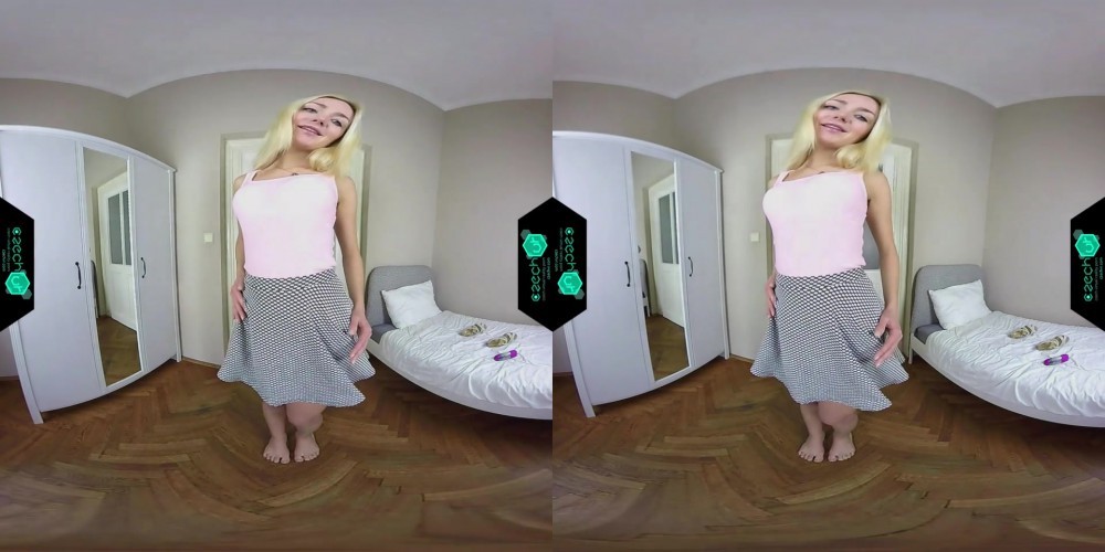 Victoria Puppy: Stunning Blonde Solo Show in VR