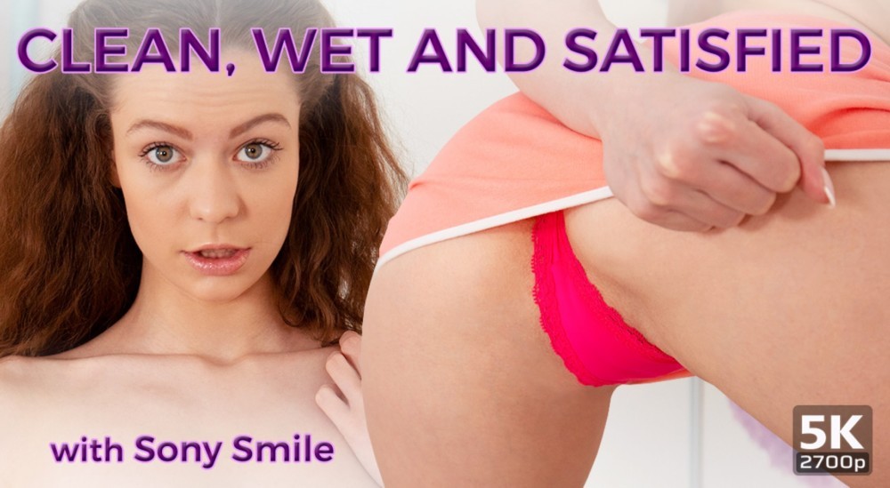 Sony Smile in Wet and Wild Solo Action