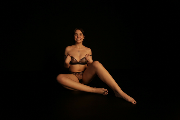 Noir - Iris Bloom - Image 3