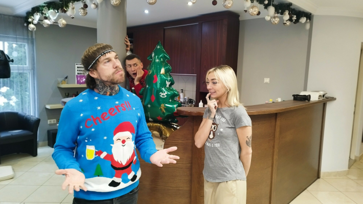 Chloe Temple Christmas VR Threesome Creampie - Image 1