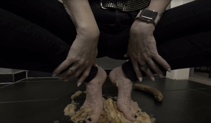 Sabdeluxe Outdoor Footdate - Intense 8K VR Tease - Image 3