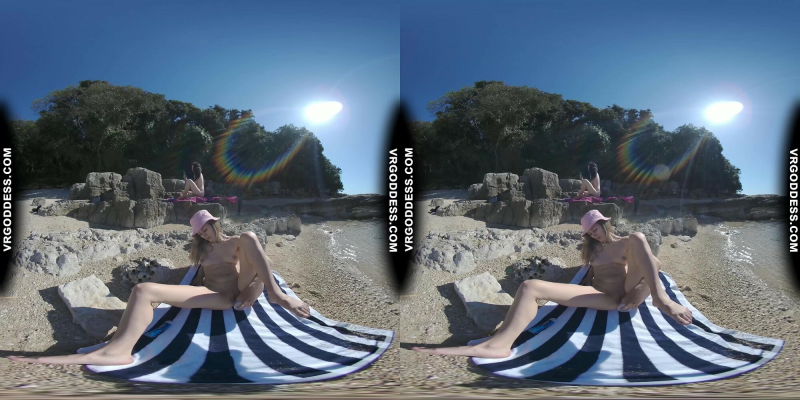 Josie Wild Public Beach Masturbation Thrill - Image 4