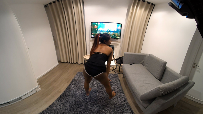 Taew's Sensual Dance in Stunning VR - Image 1