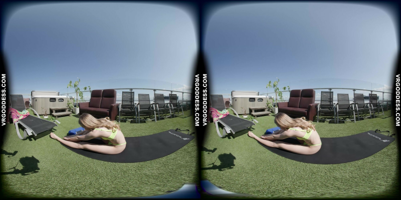 Kitty Kate Nude Yoga in Stunning Sunny VR - Image 2