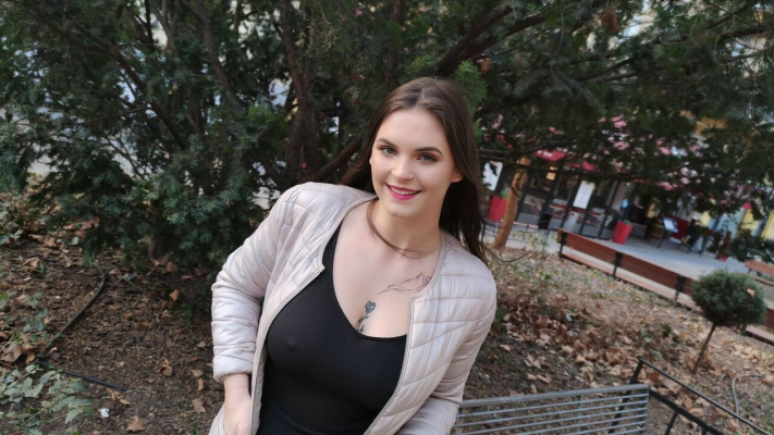 Taylee Wood: Explosive Passion in VR Scene - Image 1