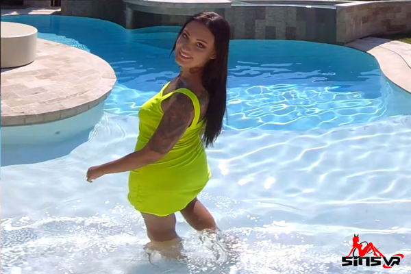 Adel Asanty Poolside Seduction in 4K VR - Image 2