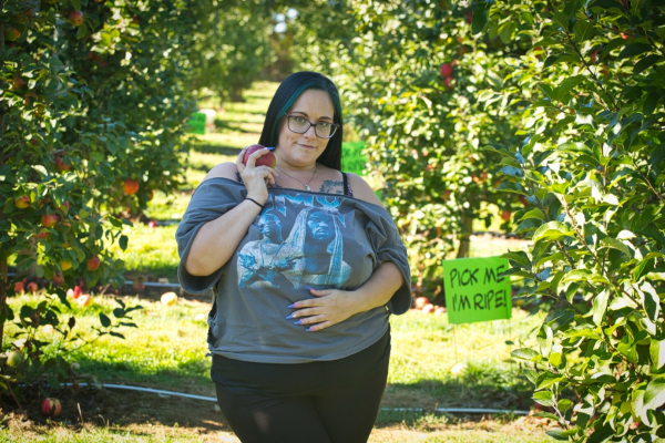 Lyla Everwettt in Sensual Shoe Fetish Play - Image 2