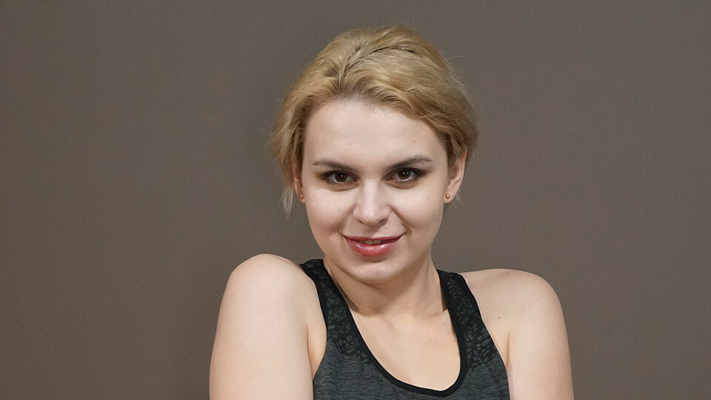 Kira Has A Big Dildo She Uses Doggystyle To Fuck Herself For Us In VR - Image 1