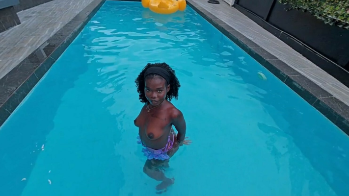 POV Pool Tease – Amelia Star’s Wet Body and Dark Skin Will Drive You Crazy | 8K Seduction - Image 3
