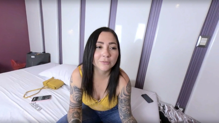 Roxxxy's Big White Ass in Stunning VR Action - Image 1