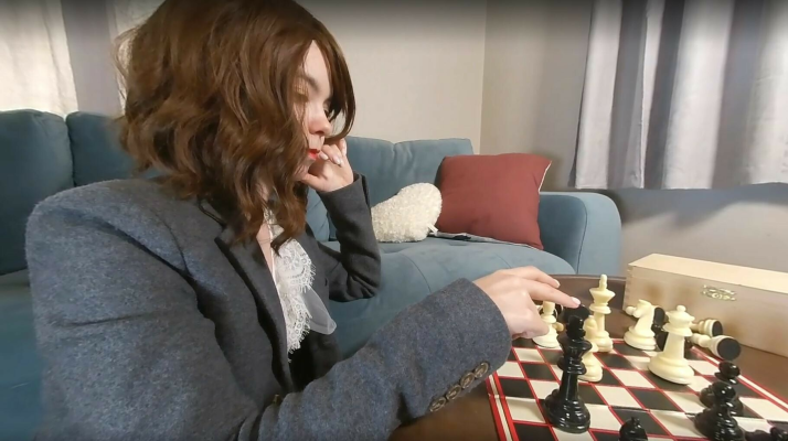 Lina Roselina's Sensual VR Gambit in 4K - Image 1