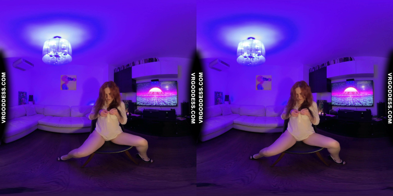 Lea’s Late Night Striptease Solo Thrill - Image 2