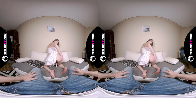 Mary Moon VR Striptease with Sexy Long Legs - Image 3
